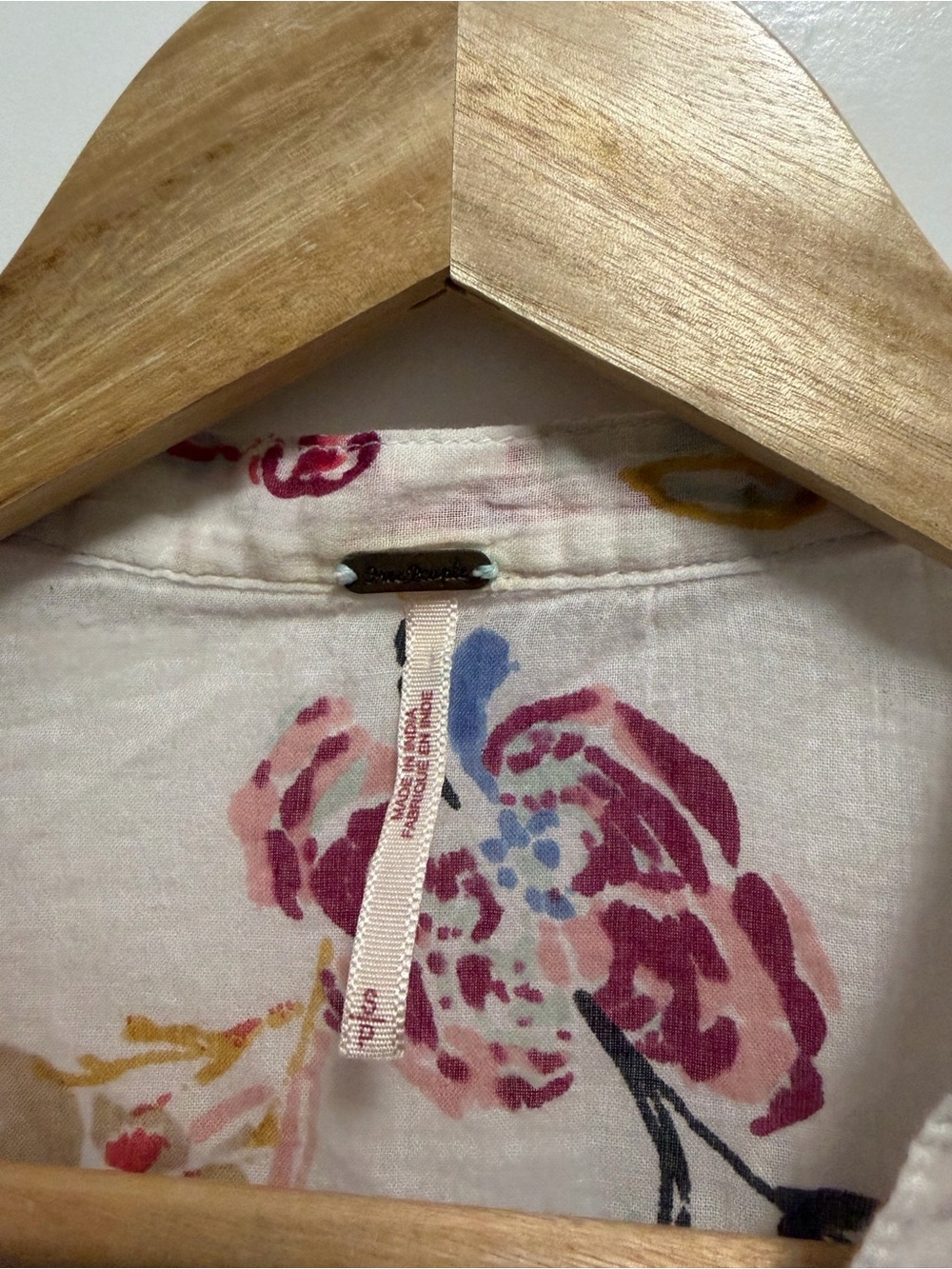 Free People Sweet Escape Ivory Floral Crop Button Blouse Top Size Small - Picture 3 of 6